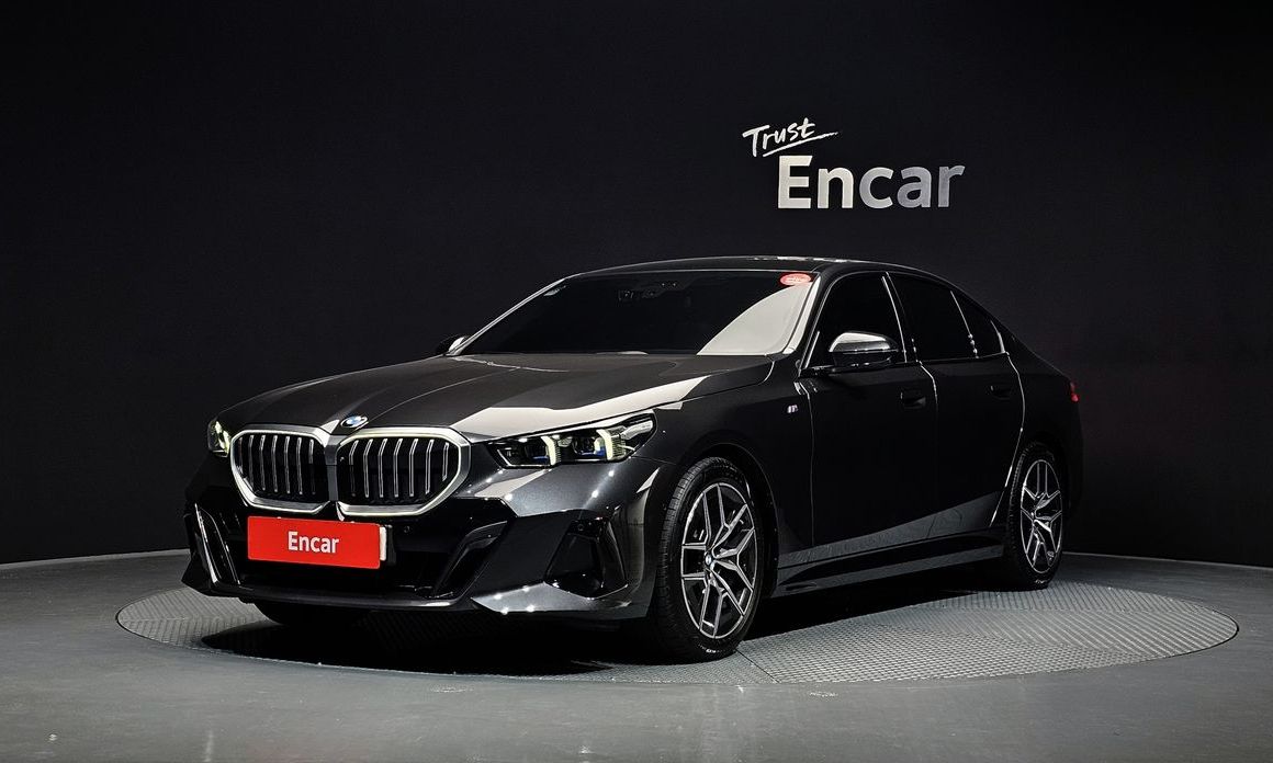 BMW 5-Series 2024