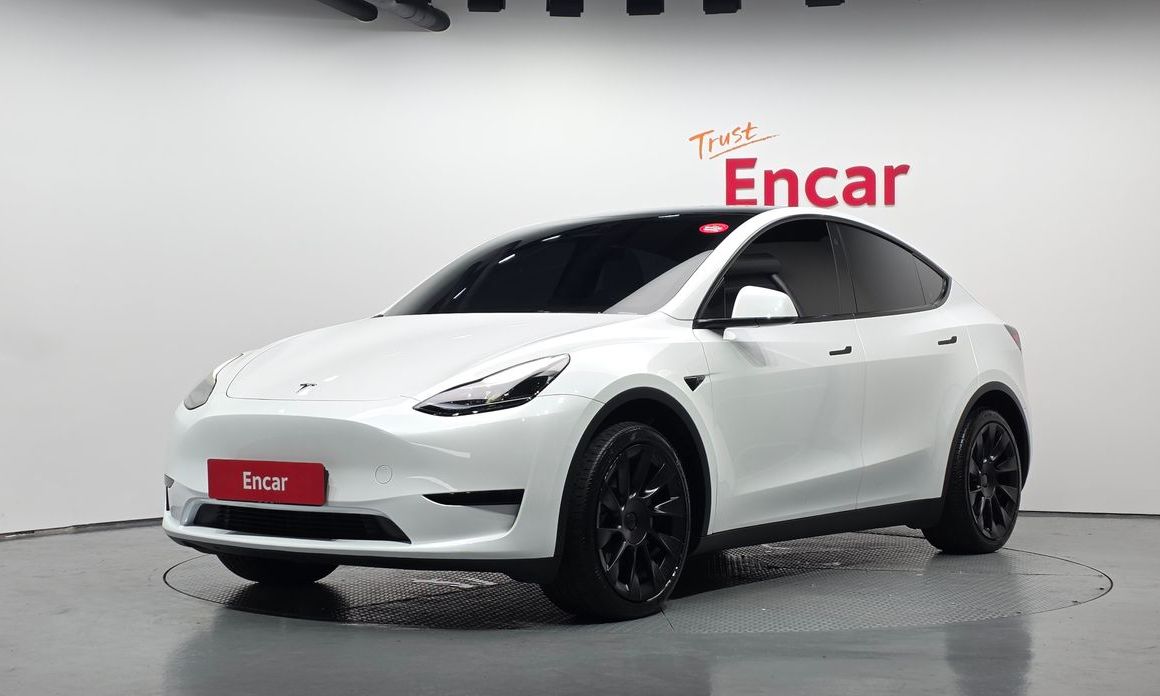 Tesla Model Y 2024
