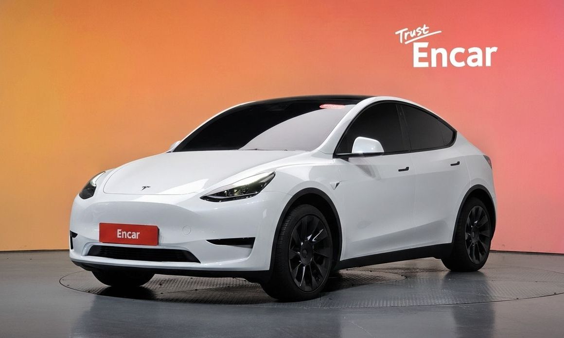 Tesla Model Y 2024