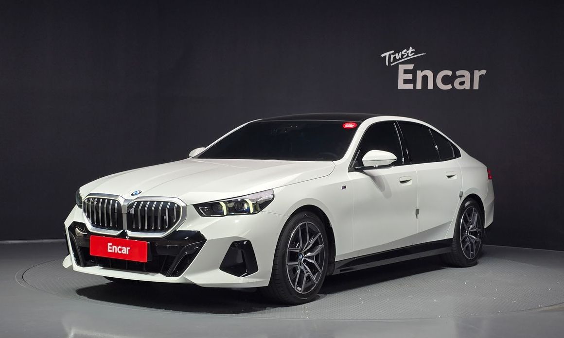 BMW 5-Series 2024