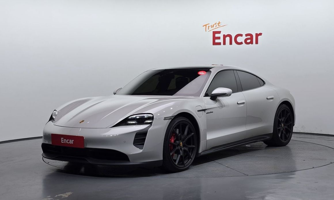 Porsche Taycan 2023