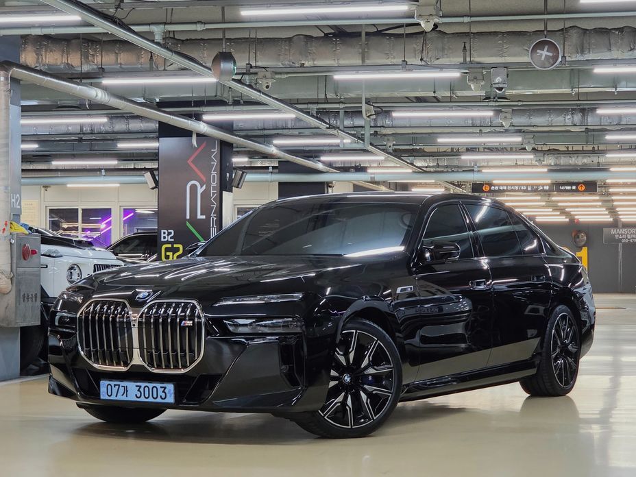 BMW i7 2024