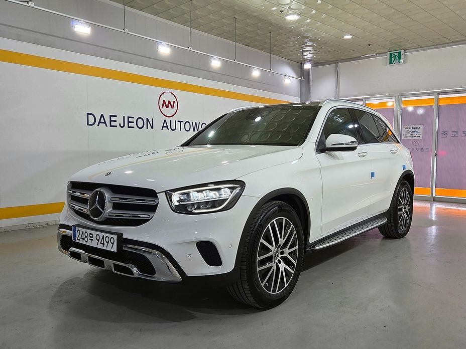 Mercedes-Benz GLC-Class 2021
