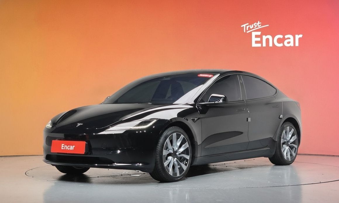 Tesla Model 3 2024