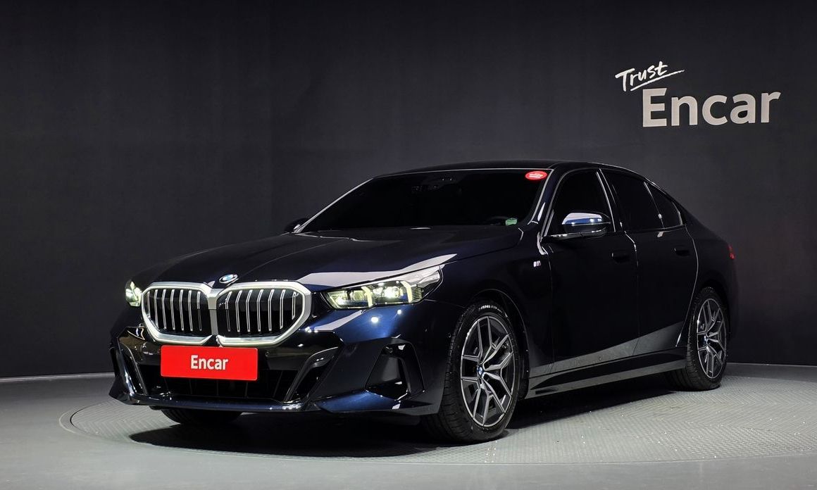 BMW 5-Series 2024