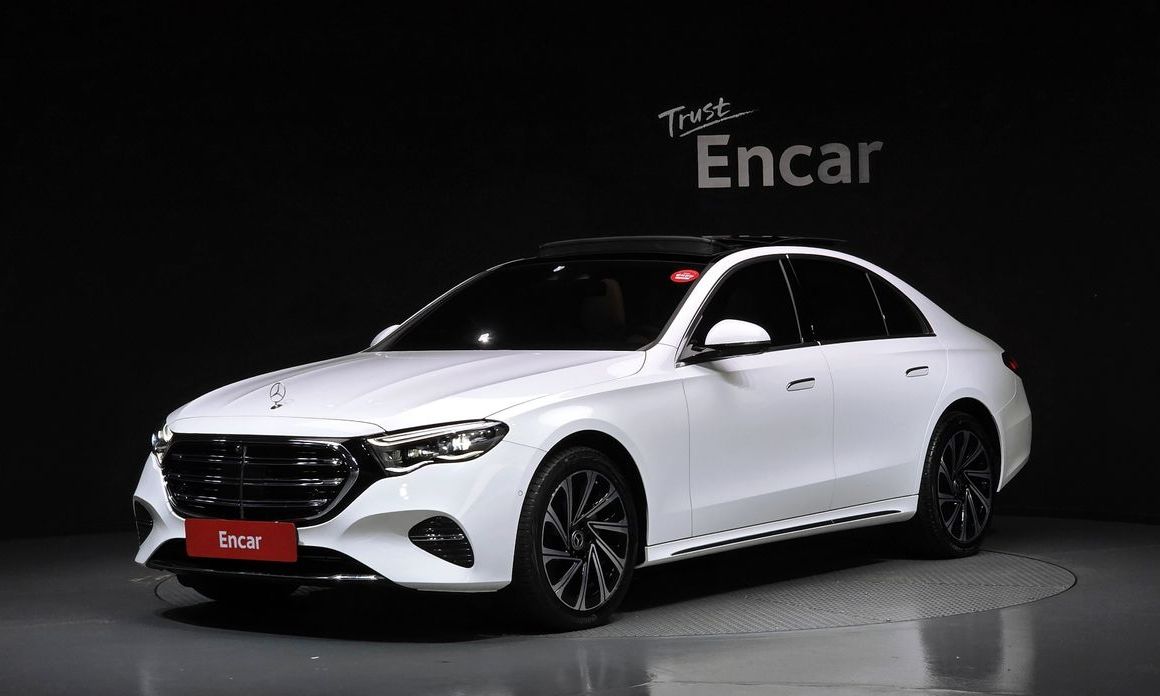 Mercedes-Benz E-Class 2024