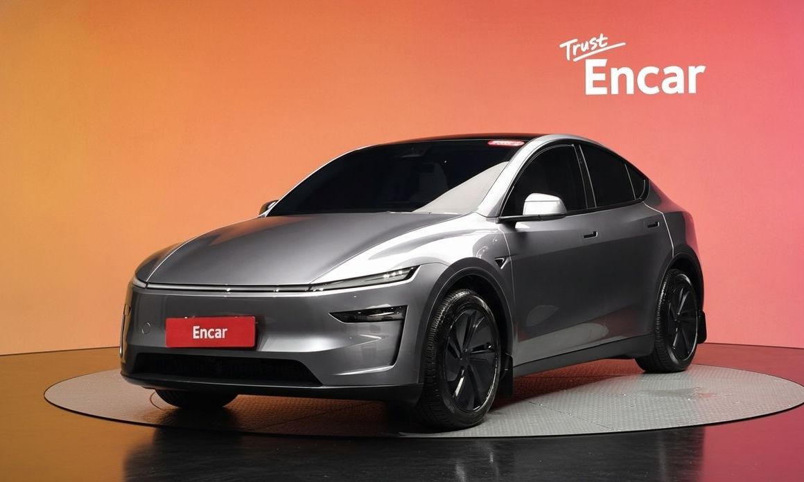 Tesla Model Y 2025