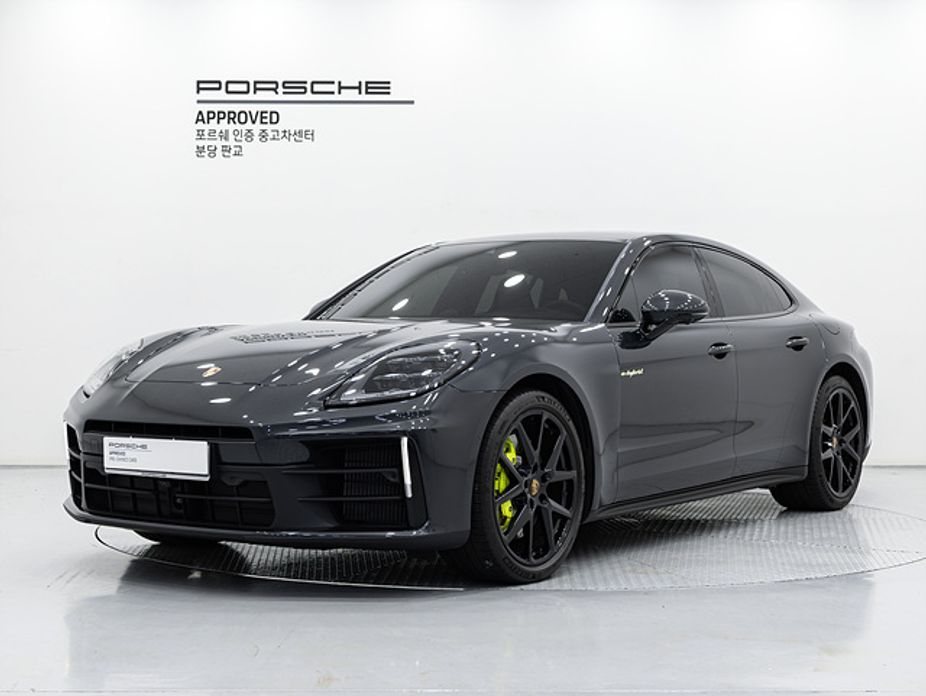 Porsche Panamera 2025