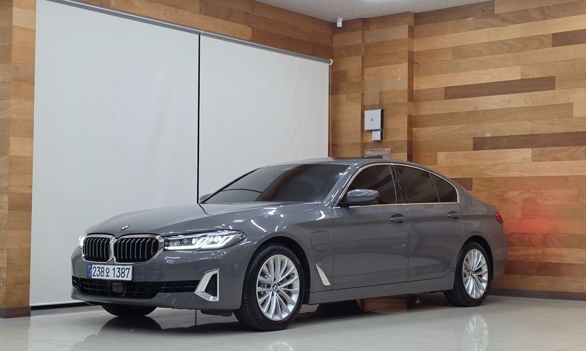 BMW 5-Series 2021
