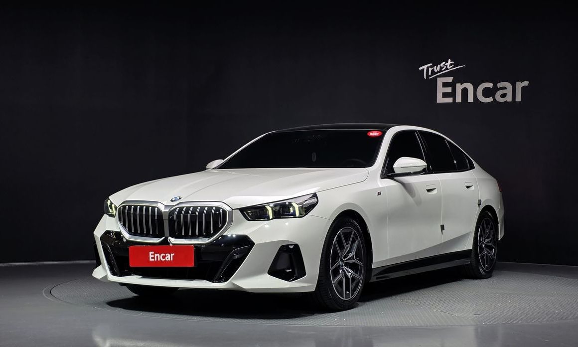 BMW 5-Series 2024
