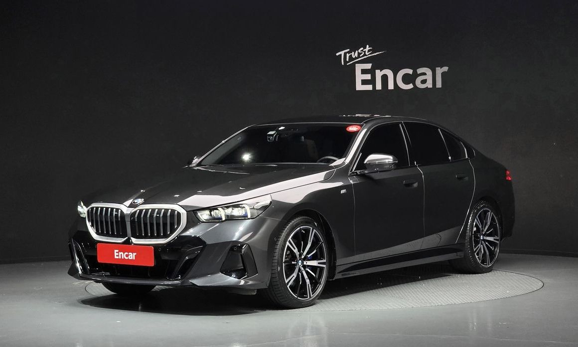 BMW 5-Series 2024