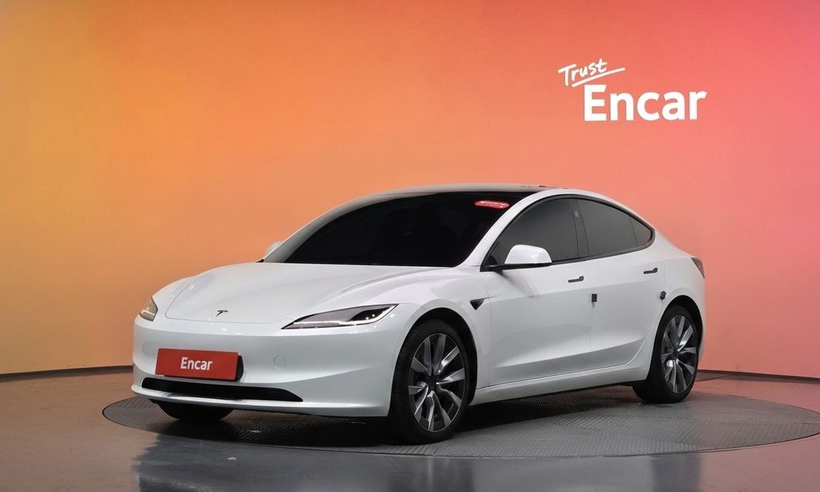 Tesla Model 3 2024
