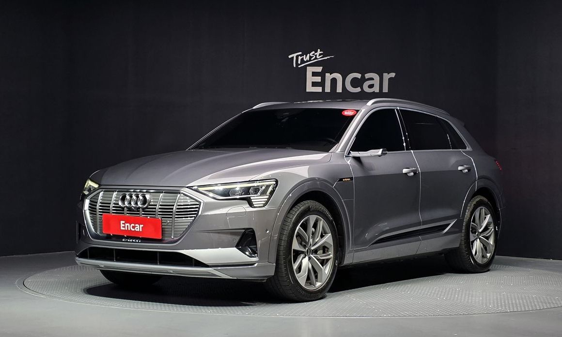 Audi e-tron 2023
