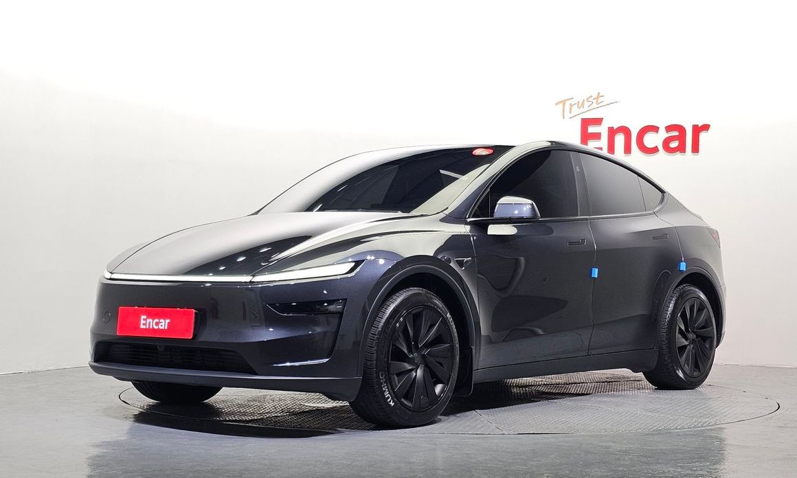 Tesla Model Y 2025