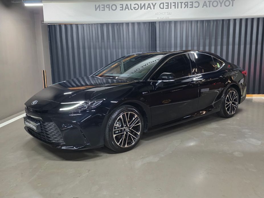 Toyota Camry 2025