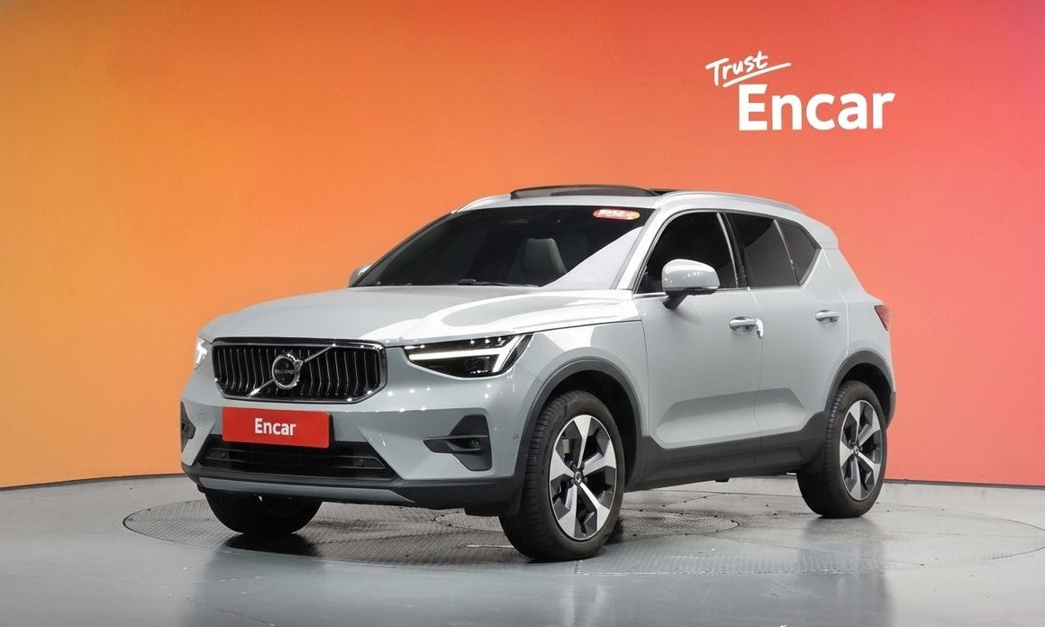 Volvo XC40 2025