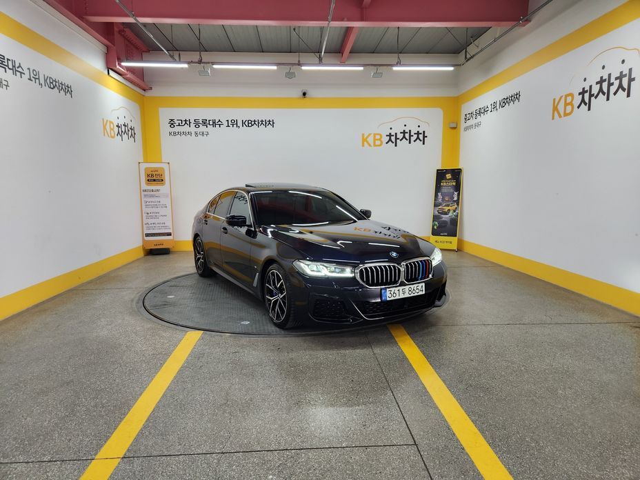 BMW 5-Series 2022