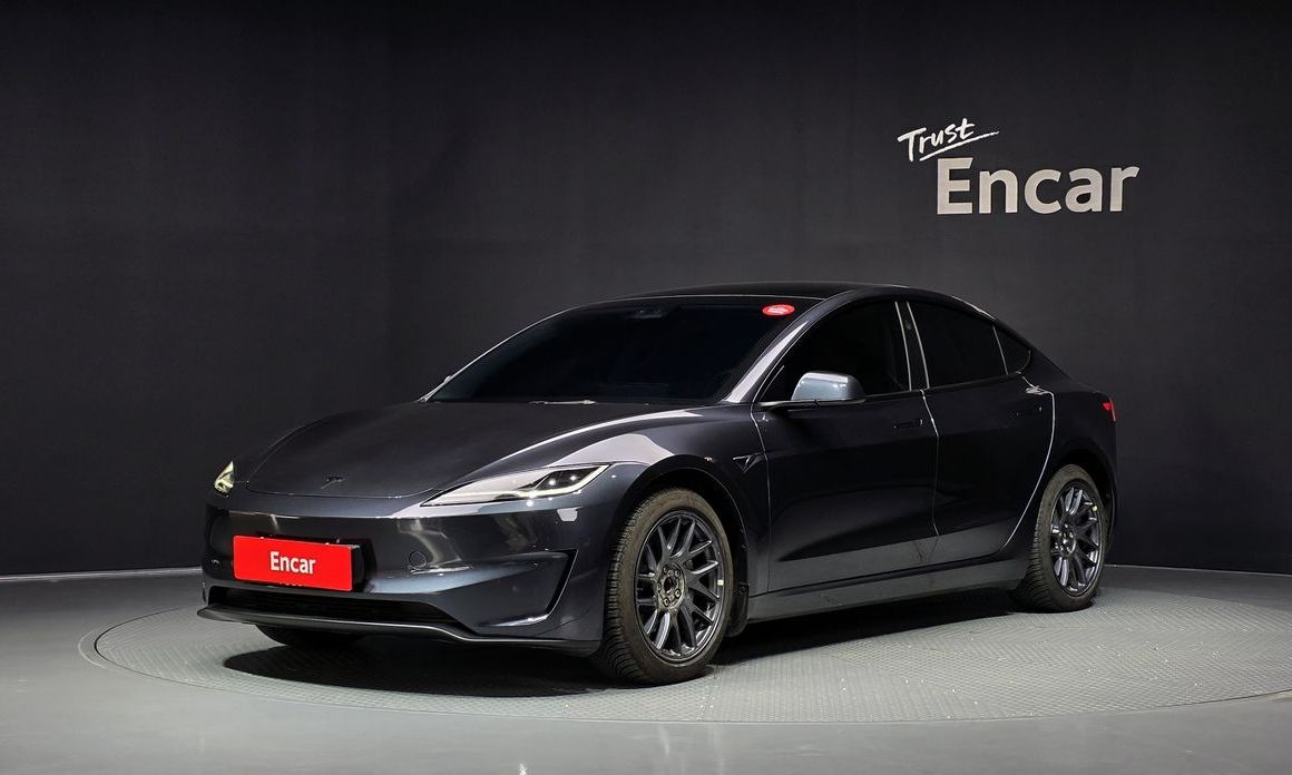 Tesla Model 3 2025