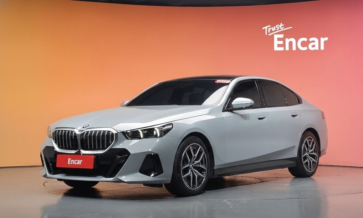 BMW 5-Series 2024