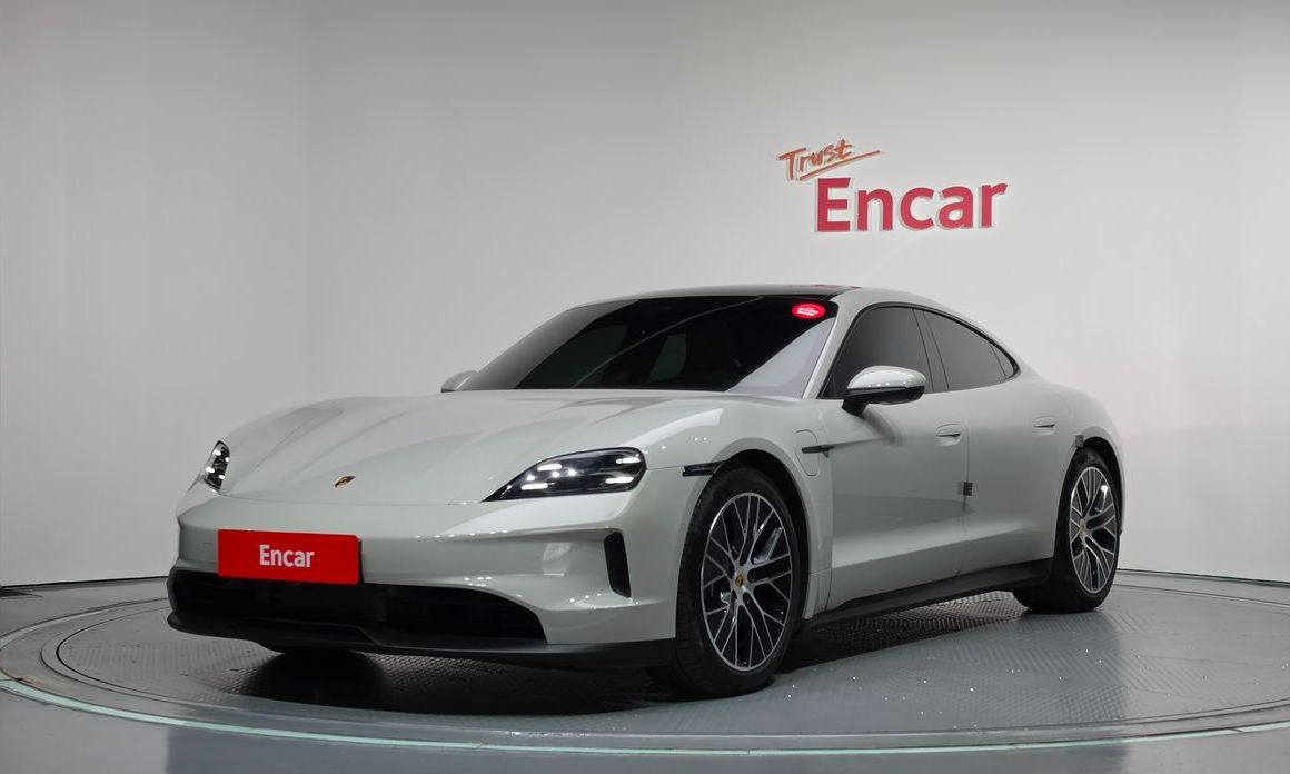 Porsche Taycan 2025