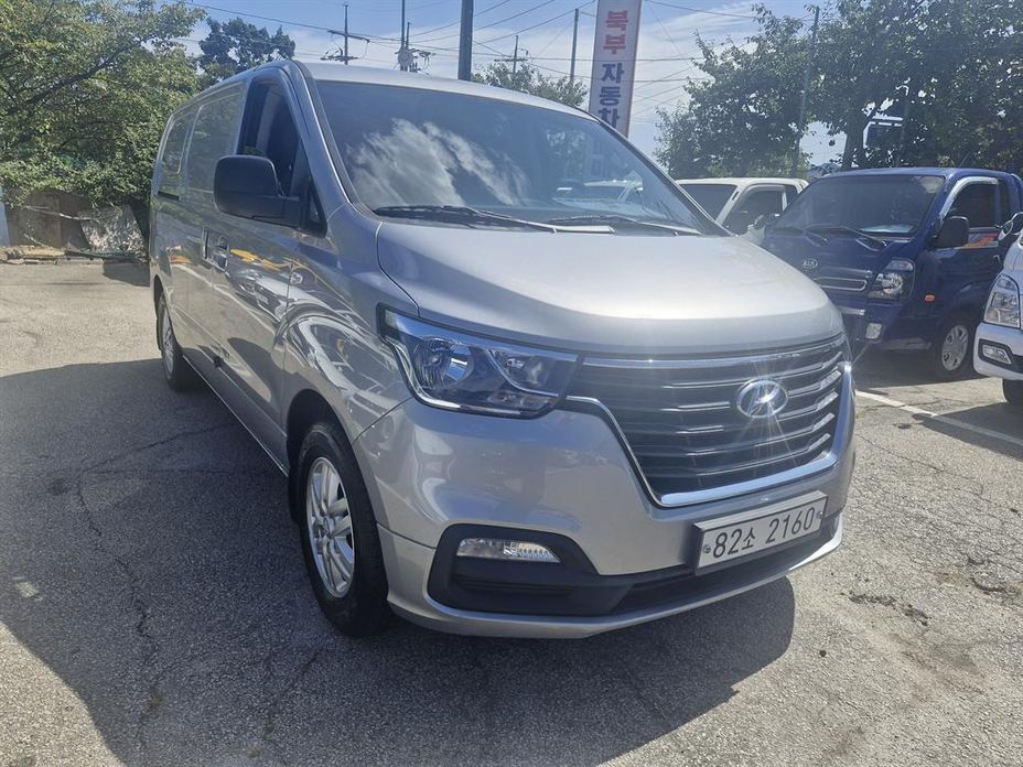Hyundai Starex 2021