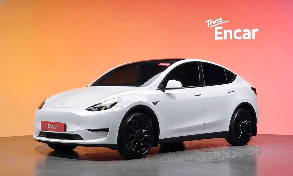 Tesla Model Y 2024