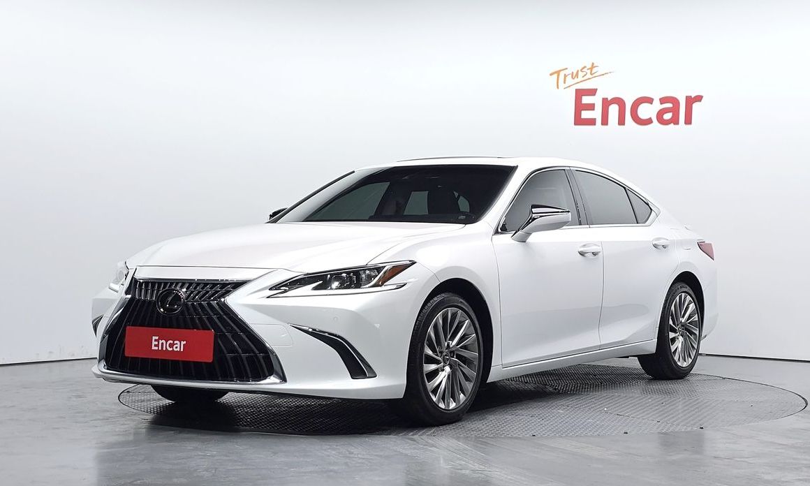 Lexus ES 2023