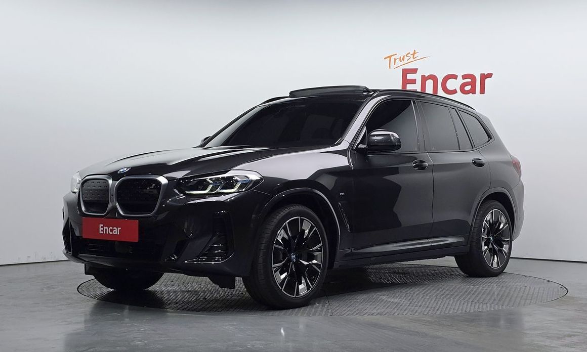 BMW iX3 2024
