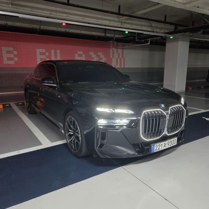 BMW 7-Series 2024