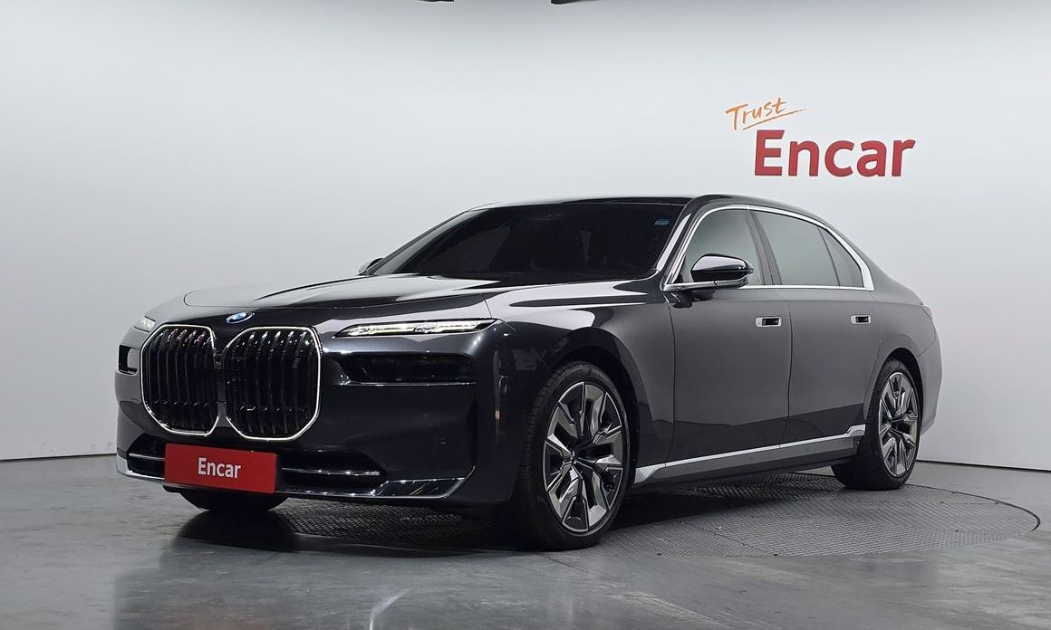 BMW i7 2023
