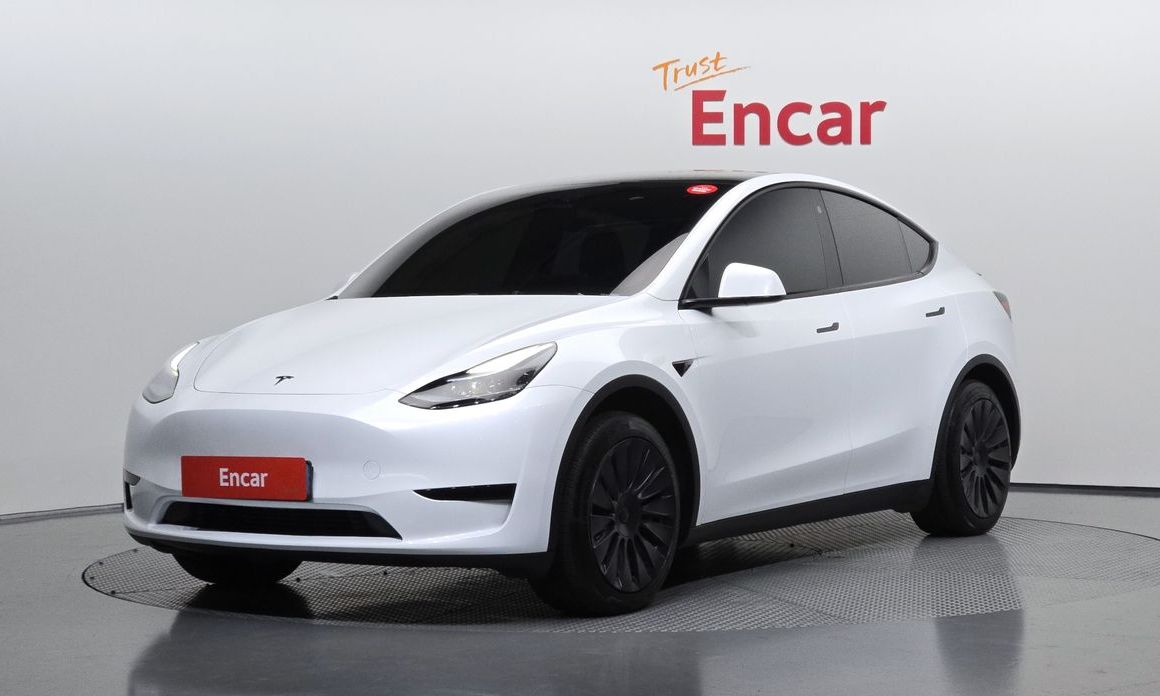 Tesla Model Y 2024
