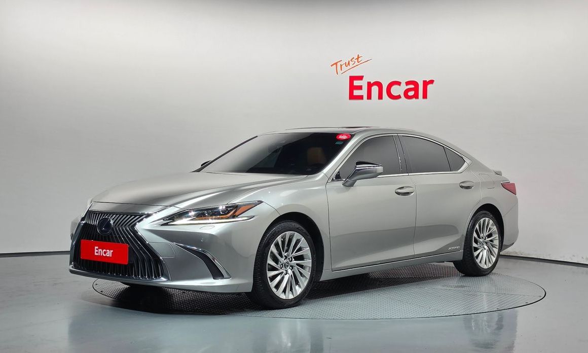 Lexus ES 2021