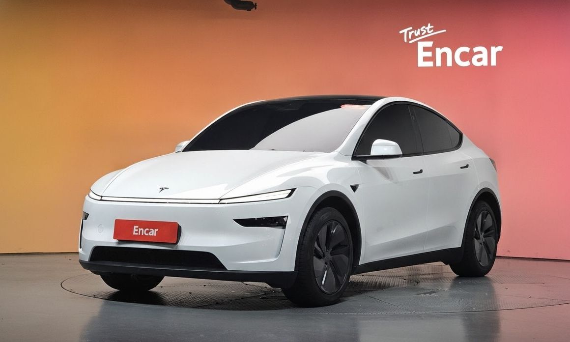 Tesla Model Y 2025