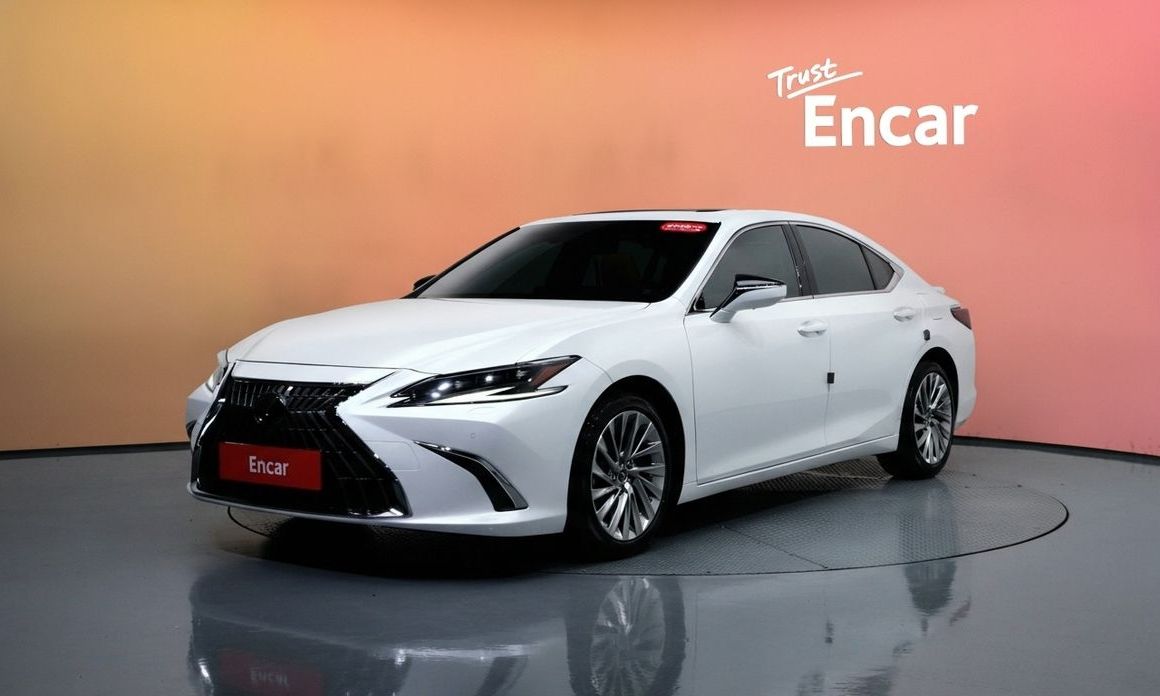 Lexus ES 2023