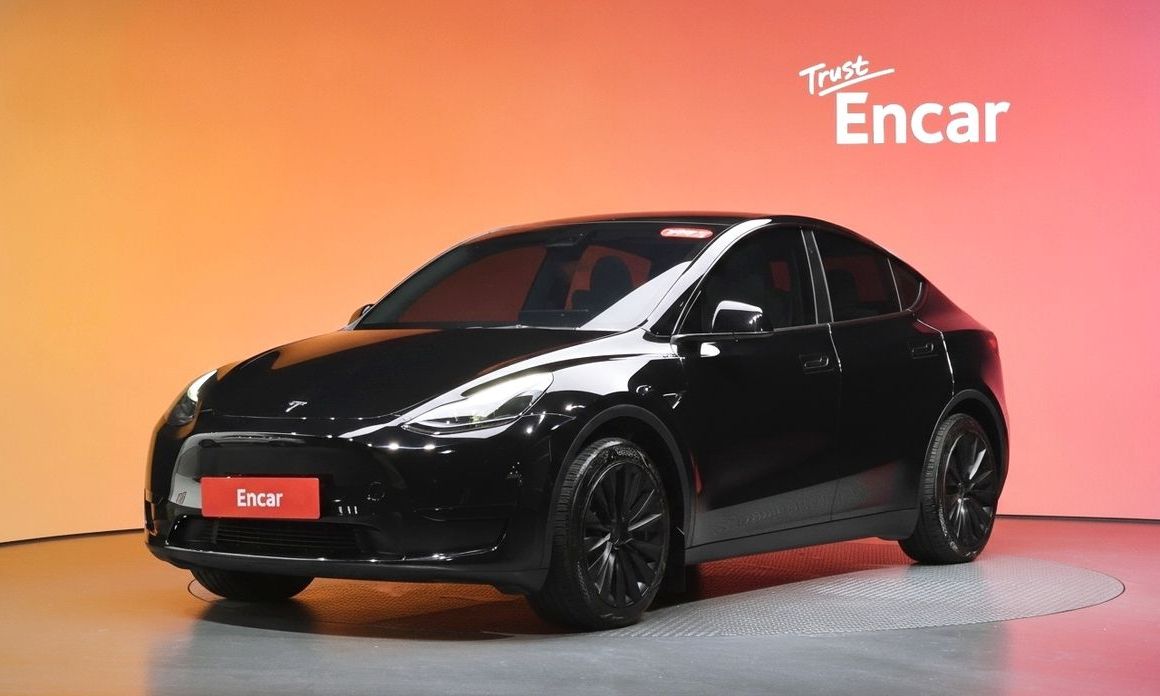 Tesla Model Y 2024