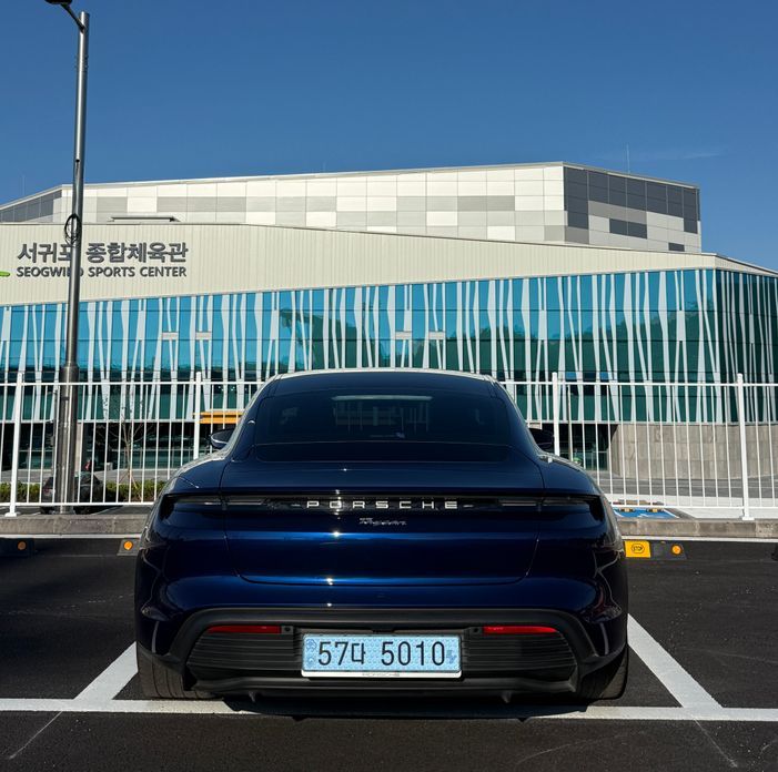 Porsche Taycan 2022