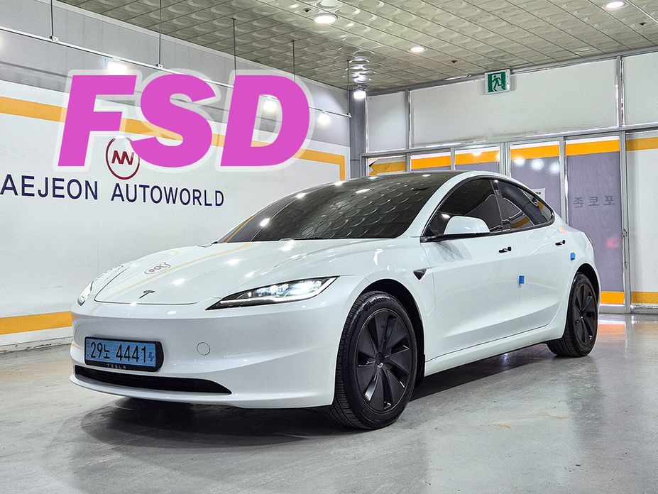 Tesla Model 3 2024