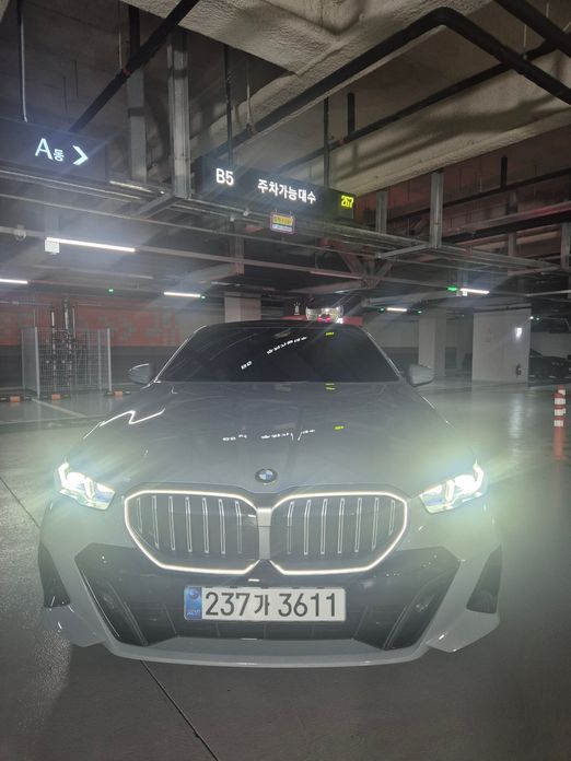 BMW 5-Series 2025