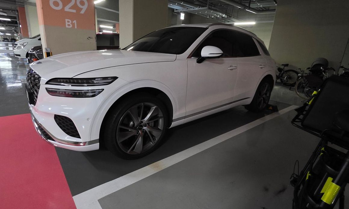 Genesis GV70 2025
