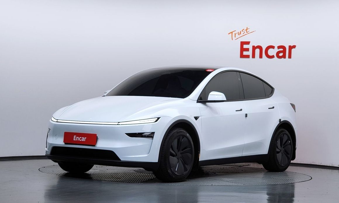 Tesla Model Y 2025