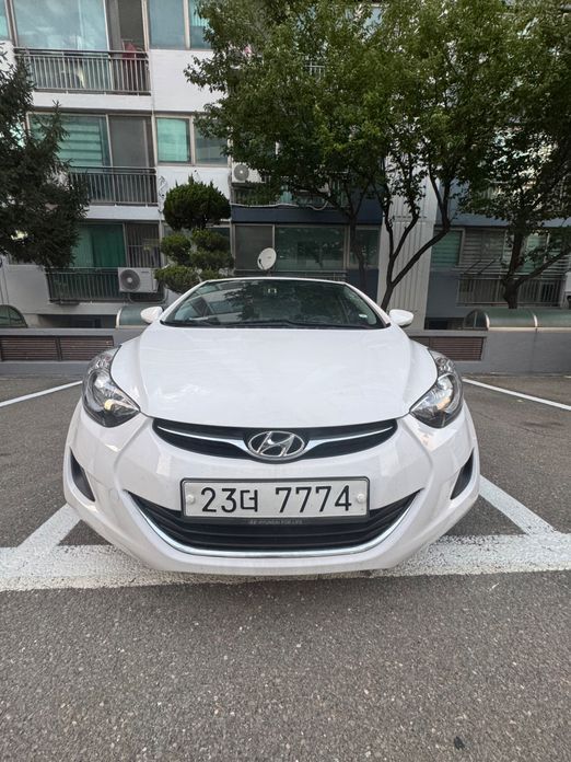 Hyundai AVANTE 2012