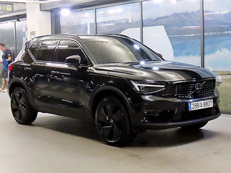 Volvo XC40 2025