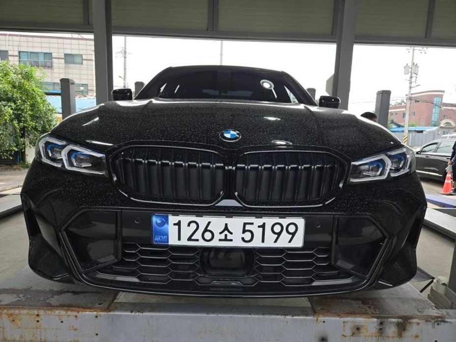 BMW 3-Series 2023