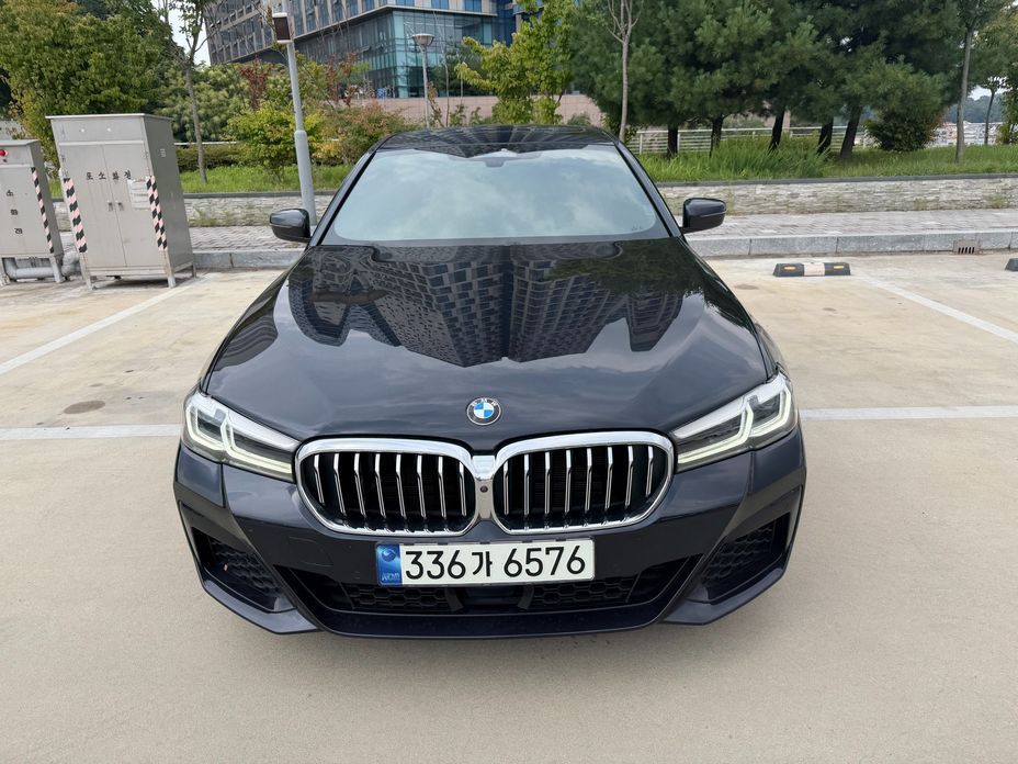 BMW 5-Series 2023