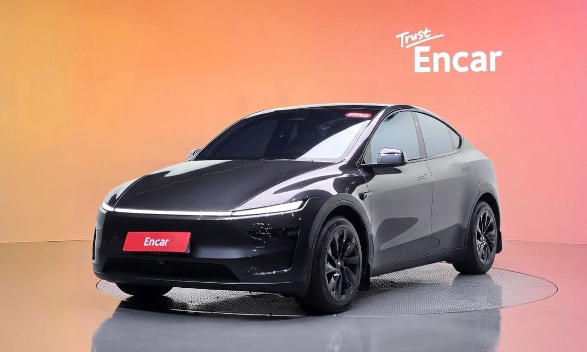 Tesla Model Y 2025