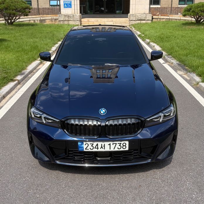 BMW 3-Series 2023