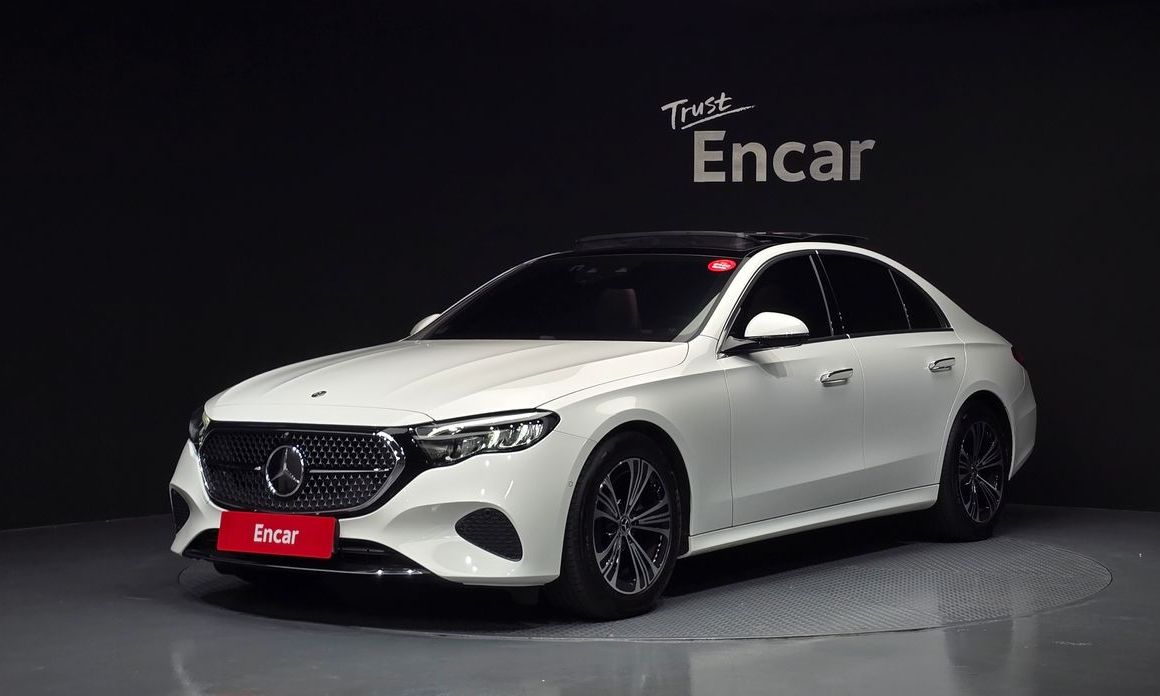 Mercedes-Benz E-Class 2024