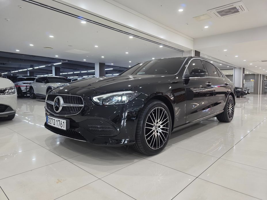 Mercedes-Benz C-Class 2026