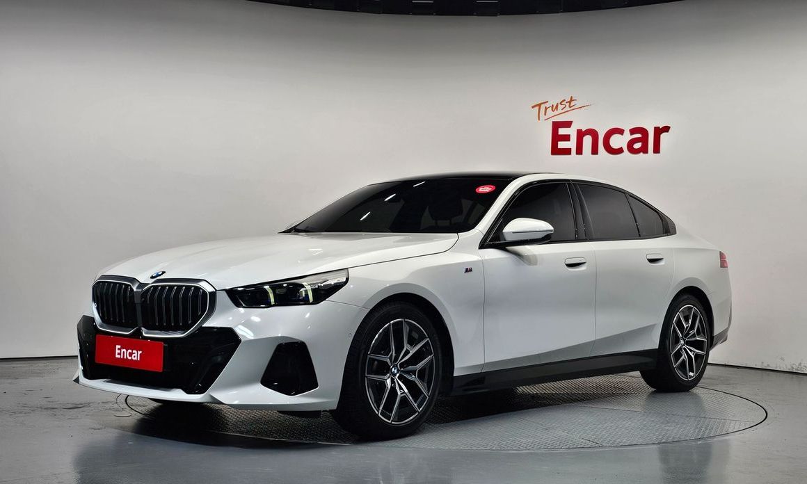 BMW 5-Series 2024