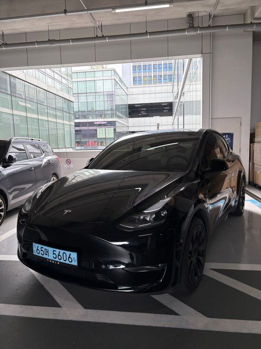 Tesla Model Y 2023